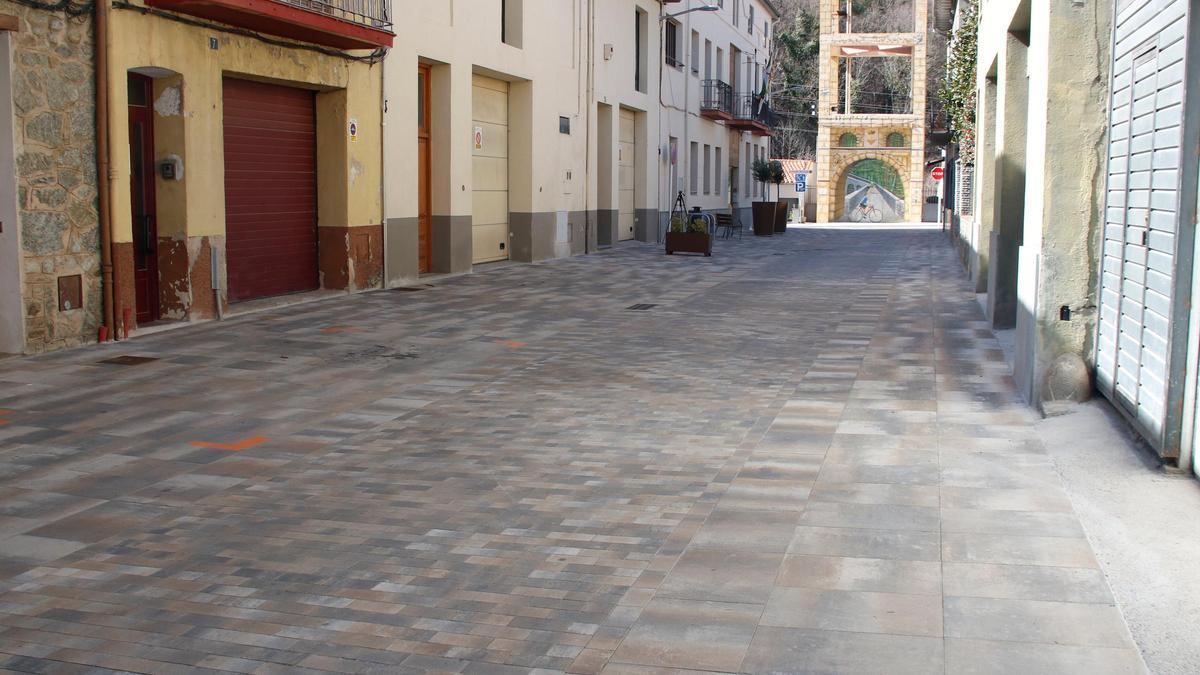 El carrer reformat a Sant Pau de Segúries