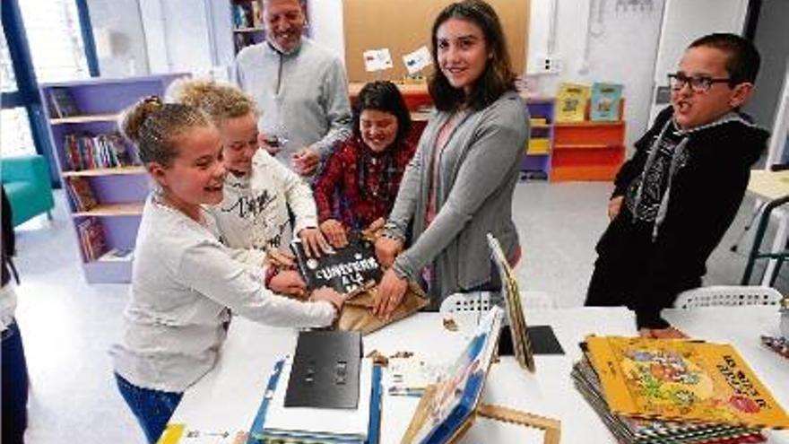 L&#039;escola Pericot rep 350 llibres per a la biblioteca