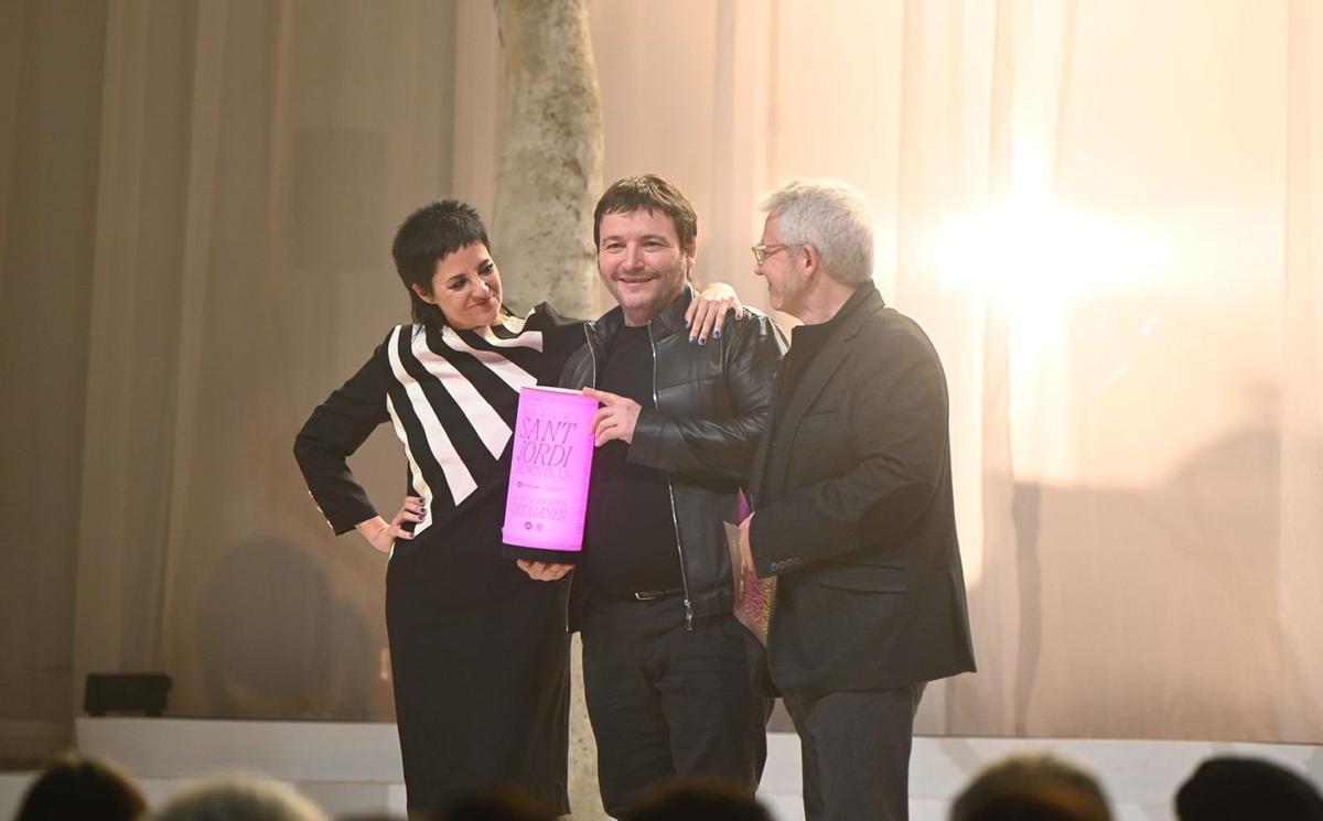 La primera Nit de les Lletres Catalanes corona el poeta balear Carles Rebassa