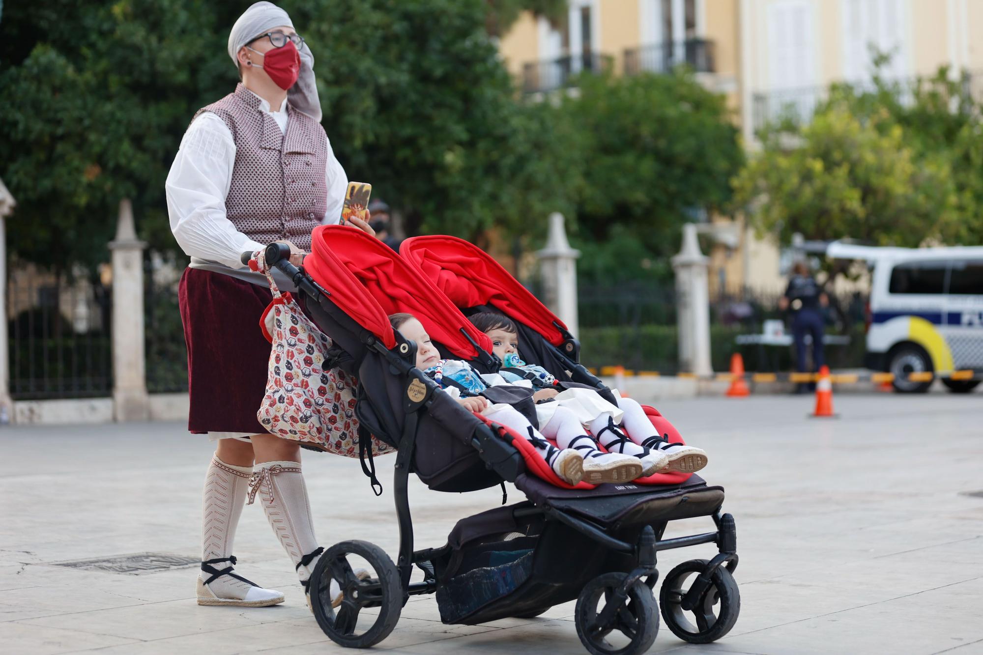 Búscate en el segundo día de Ofrenda por la calle Caballeros (entre las 19.00 y las 20.00 horas)