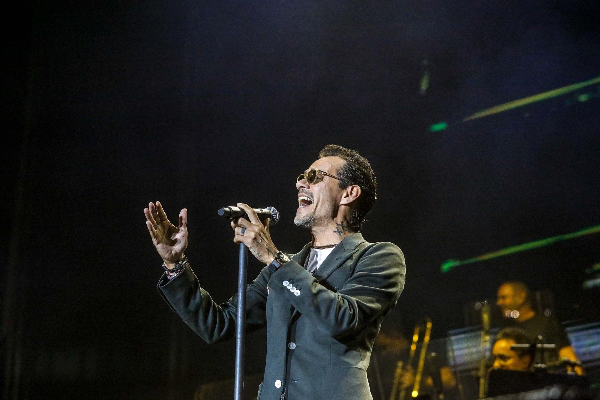 Marc Anthony ofrece su primer concierto en la isla ante 10.000 personas