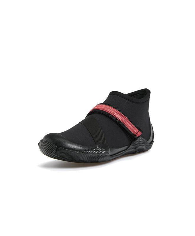 Colección de surf de Oysho: escarpín de neopreno
