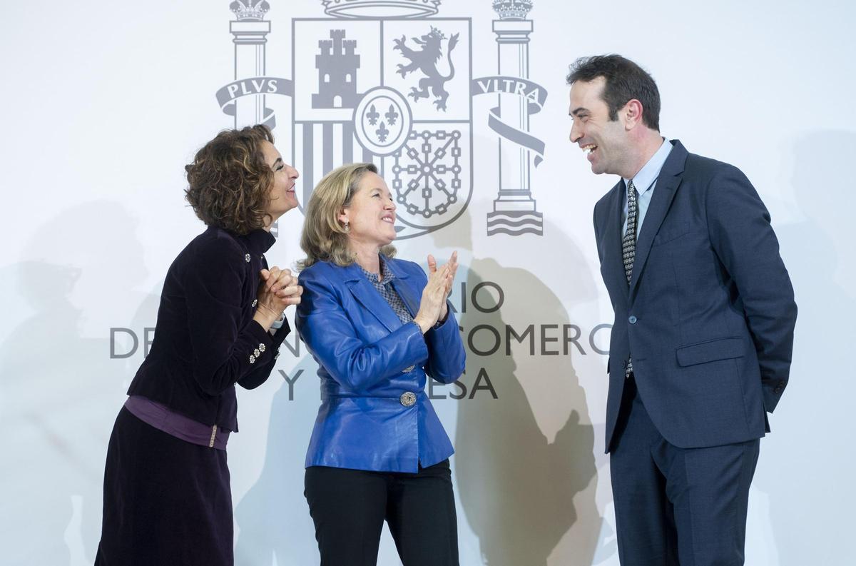 Carlos Cuerpo con María Jesús Montero y Nadia Calviño.