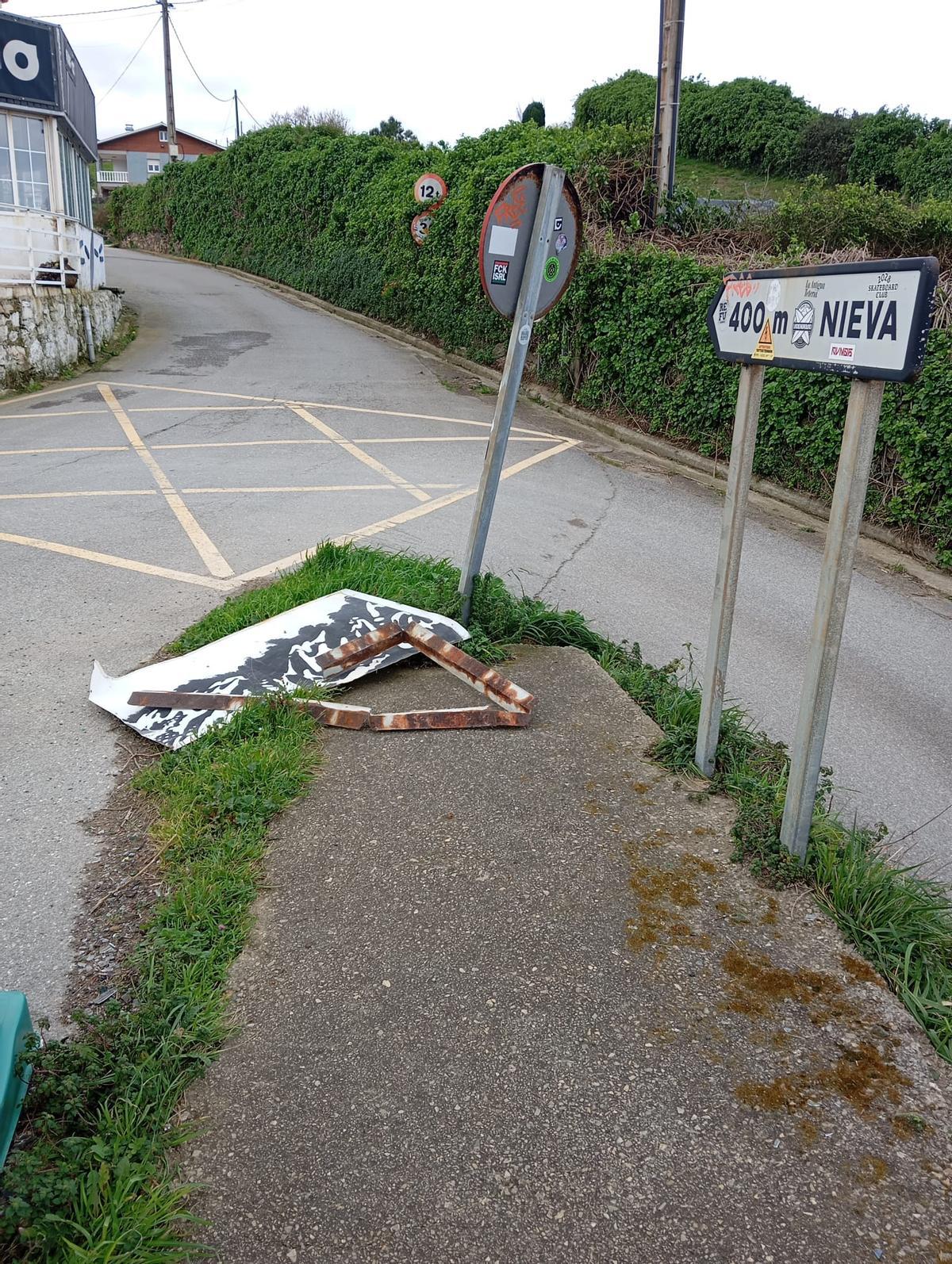 EN IMÁGENES: Vecinos de Gozón denuncian los desperfectos en una de las zonas más turísticas del concejo