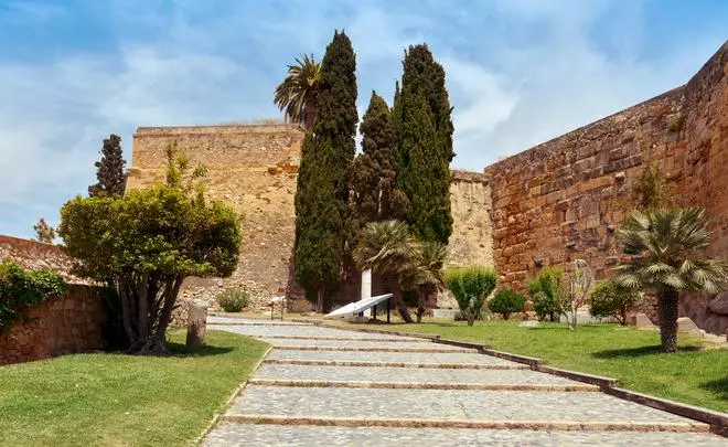 Esta es la muralla más antigua de España (y no es la de Ávila)