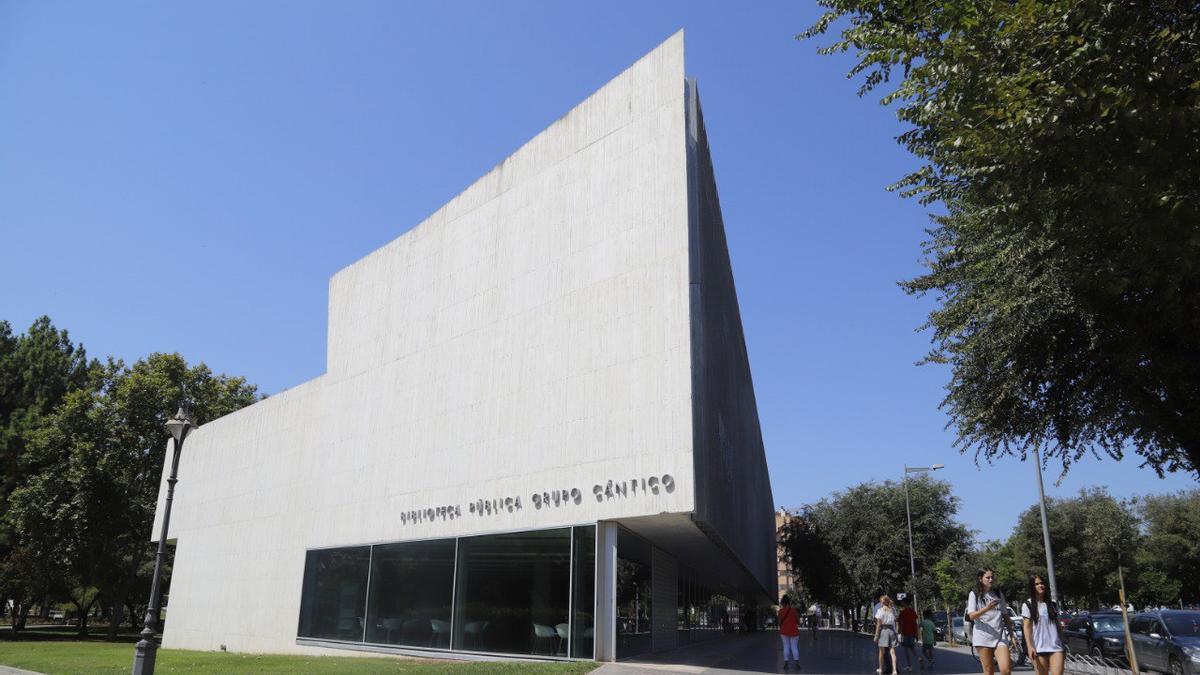 Biblioteca Grupo Cántico en Córdoba.