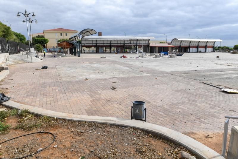 Estado de abandono del antiguo mercado de los sabores de Vecindario