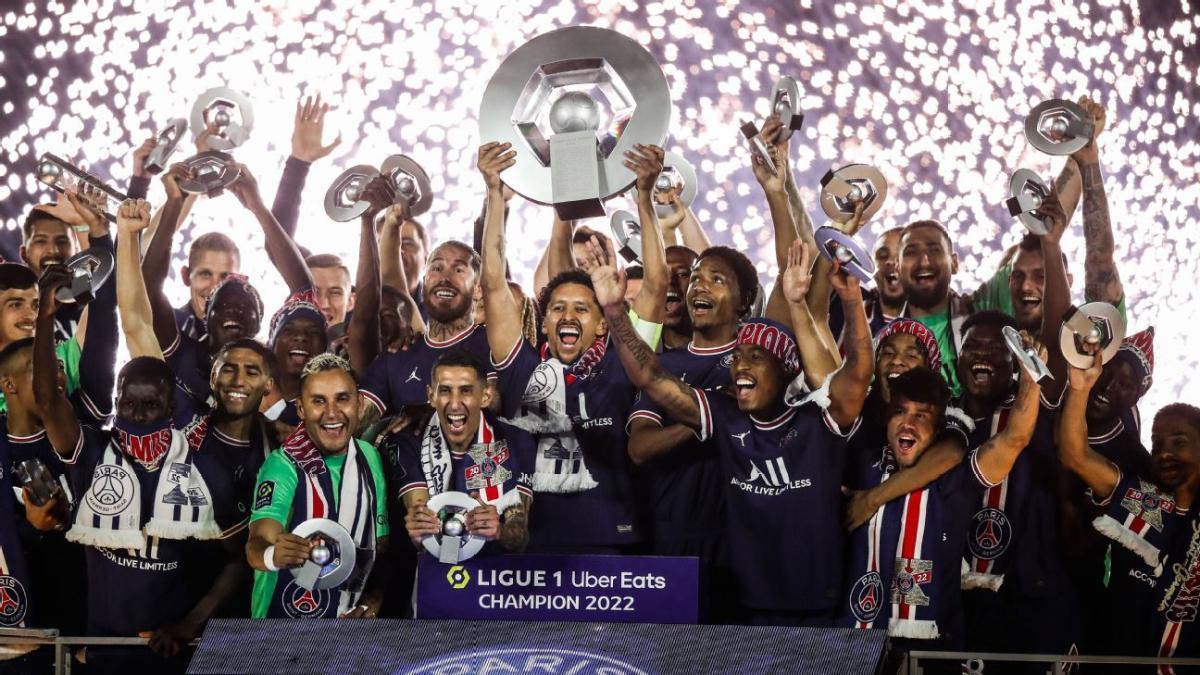 El PSG celebra el título de campeón de la Ligue 1 2021/22