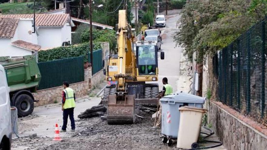 Les obres preveuen la renovació total dels serveis i la creació del clavegueram.