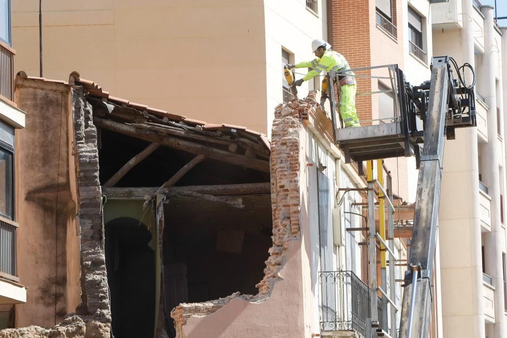 Comienza el derribo del edificio de La Feria