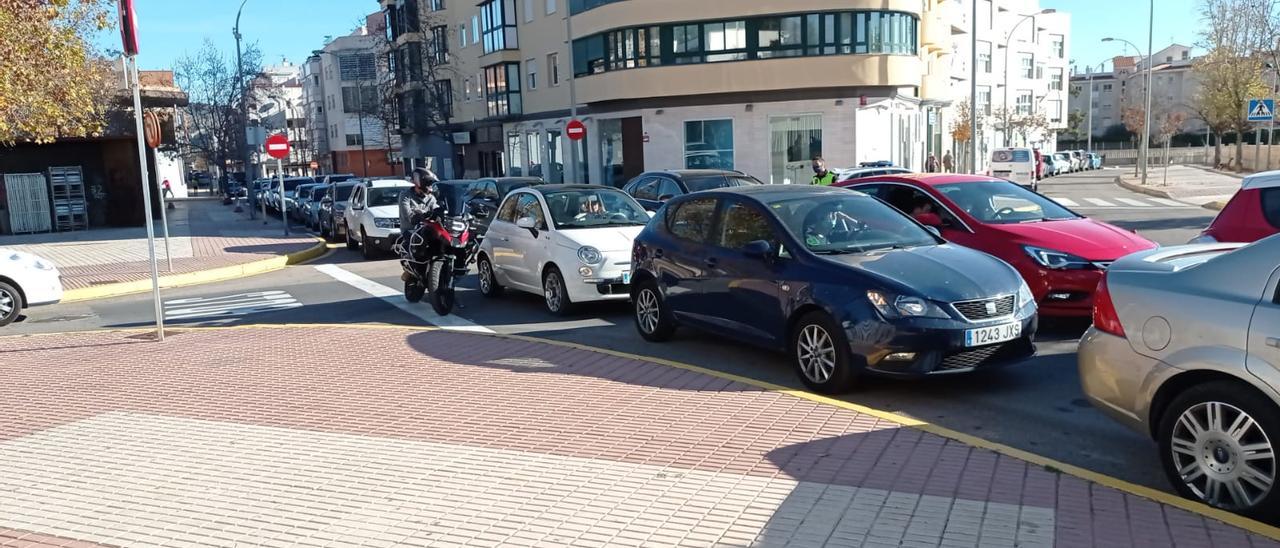 Colas de dos horas para hacerse una PCR en el centro de salud de Benicàssim.