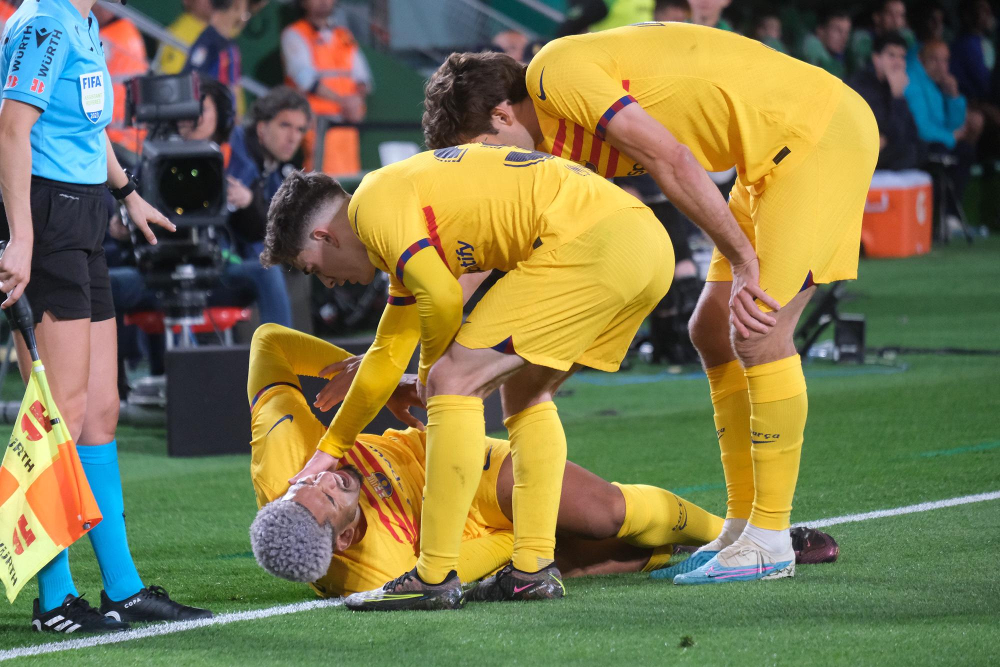 Así se ha vivido el Elche - Barça en el Martínez Valero