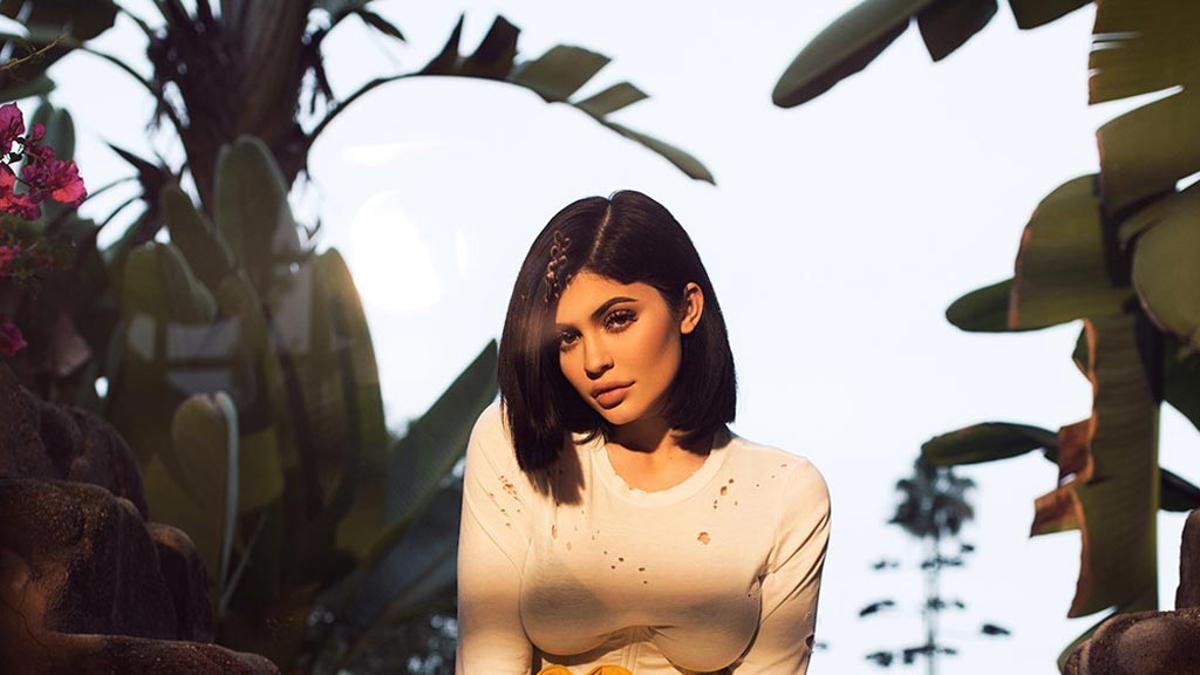 Kylie Jenner escandaliza a sus fans con los nombres de sus productos de maquillaje
