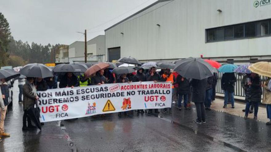 UGT condena la muerte de dos personas en una empresa en A Cañiza