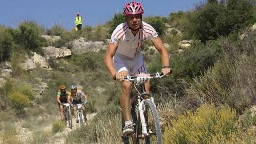 Un ciclista en Elche.