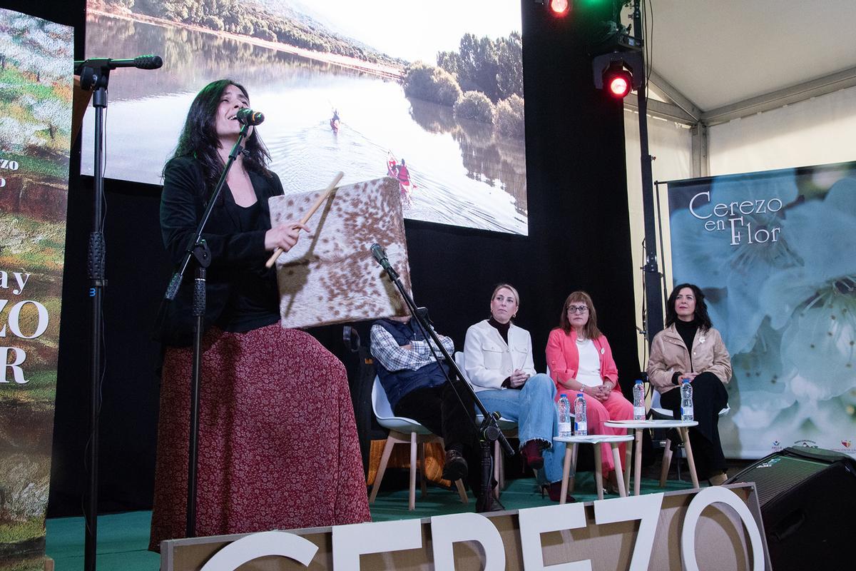 Acto institucional en Rebollar.