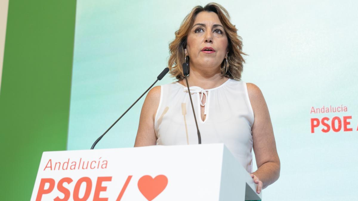 Susana Díaz, en la sede del PSOE-A, en la calle San Vicente.