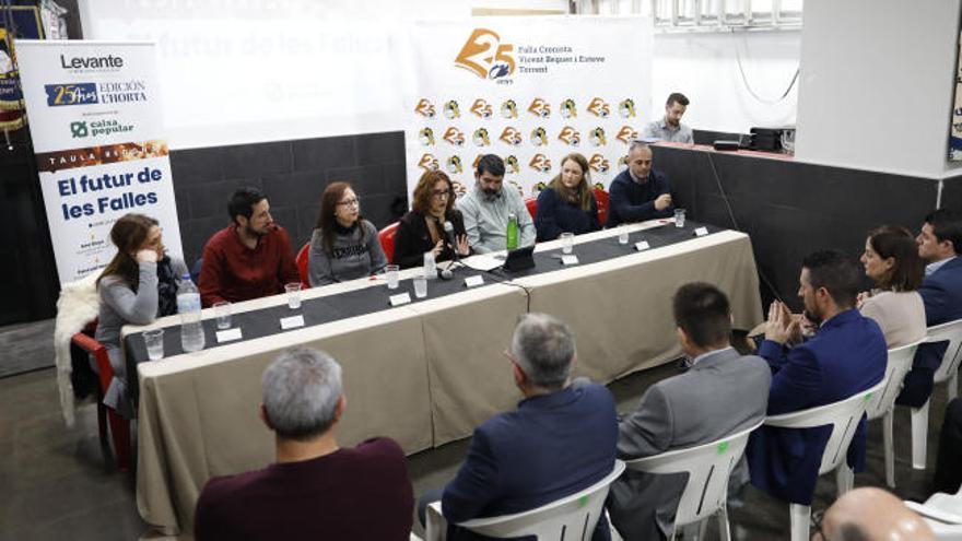 Mesa redonda en Torrent sobre "El Futuro de las Fallas"