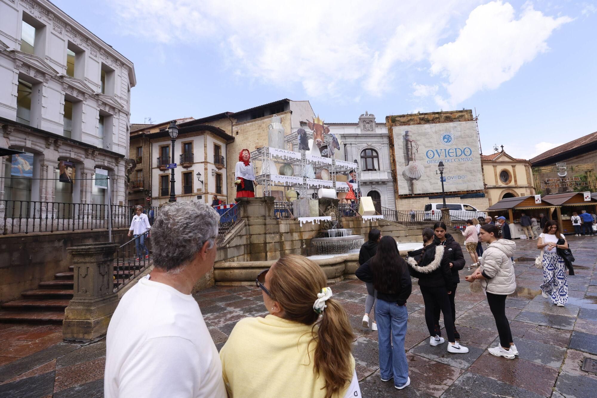 Apertura del mercadillo de la Ascensión y visita del alcalde