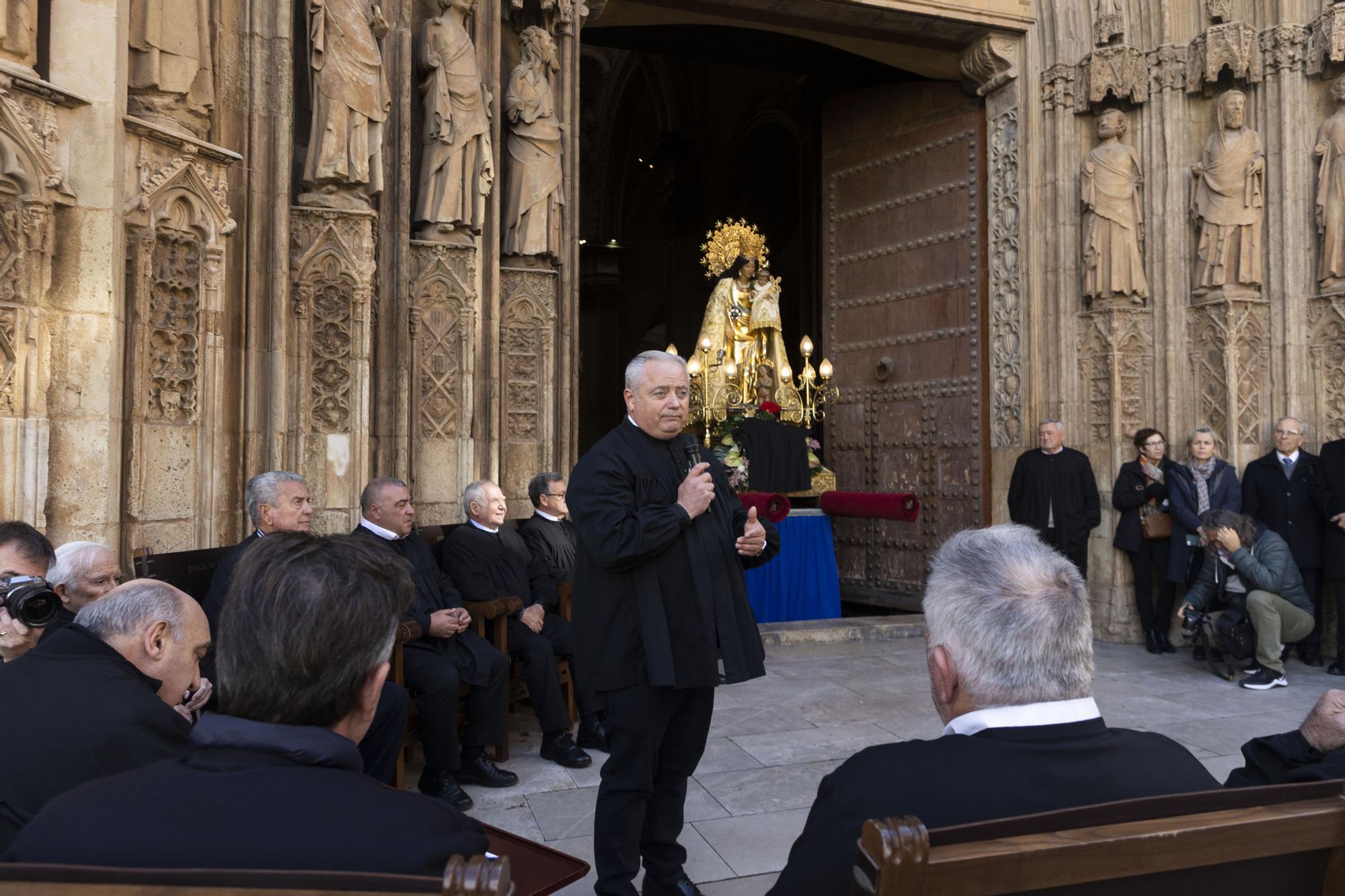 La Virgen de los Desamparados asiste al Tribunal de las Aguas