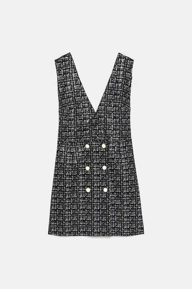 Vestido efecto pichi de Zara (Precio: 29.95 euros)