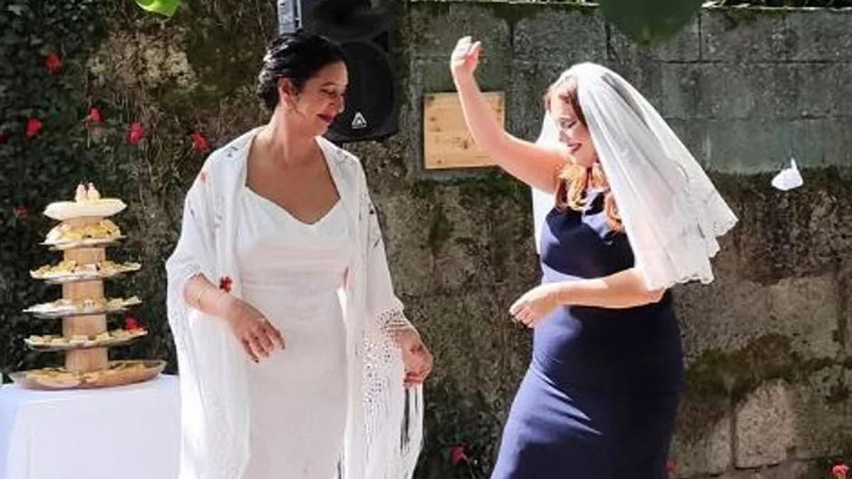 Así fue la boda de Ángela Rodríguez 'Pam': bebidas propalestinas y una tarta nupcial de tortilla de patatas