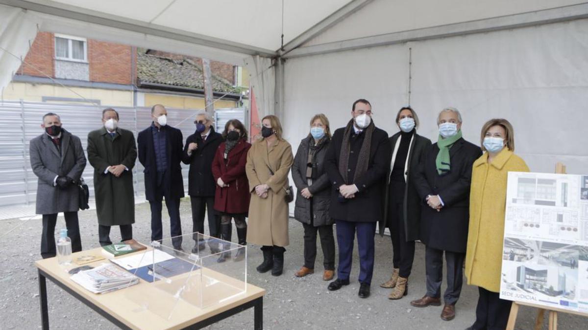 Asistentes a la inauguración de las obras.