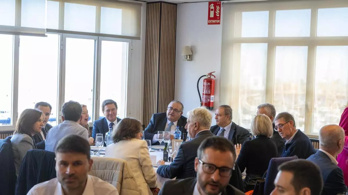 Cálido homenaje en Alicante al teniente fiscal Juan Carlos Carranza tras su jubilación