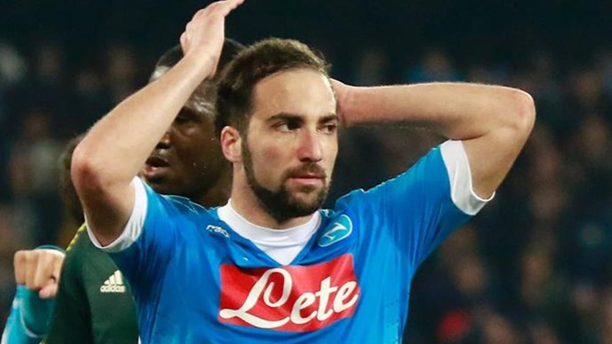 El bajón de Higuain puede comprometer su futuro en el Nápoles