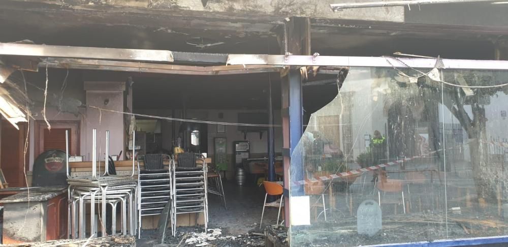 Investigan el incendio de un bar en el centro de Vélez