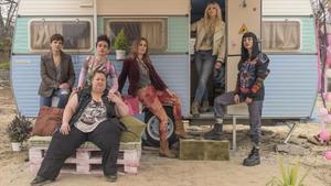 Isabel Naveira, Claudia RIera, Lisi Linder, Maggie Civantos, Najwa Nimri y, delante, Itziar Castro, en la serie ’Vis a vis: El Oasis’, de Fox. ’.