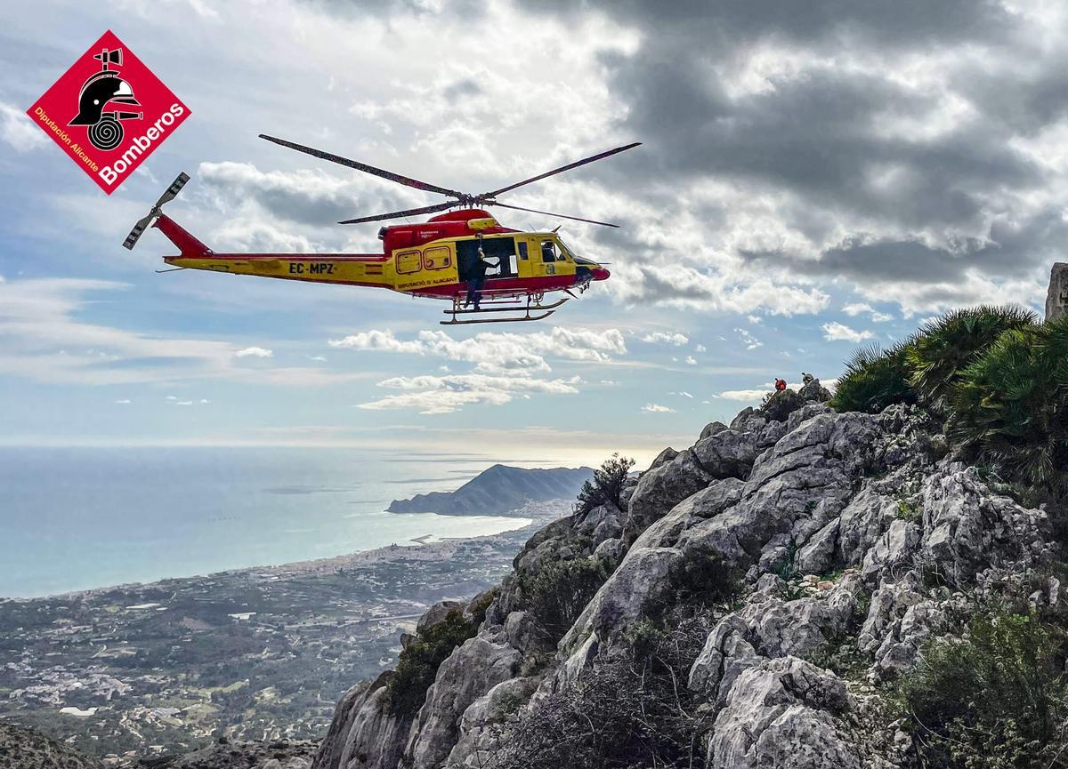 Intervención del helicópero Alfa 1 en el rescate