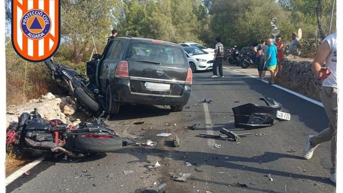 Los vehículos implicados, en el lugar del accidente.