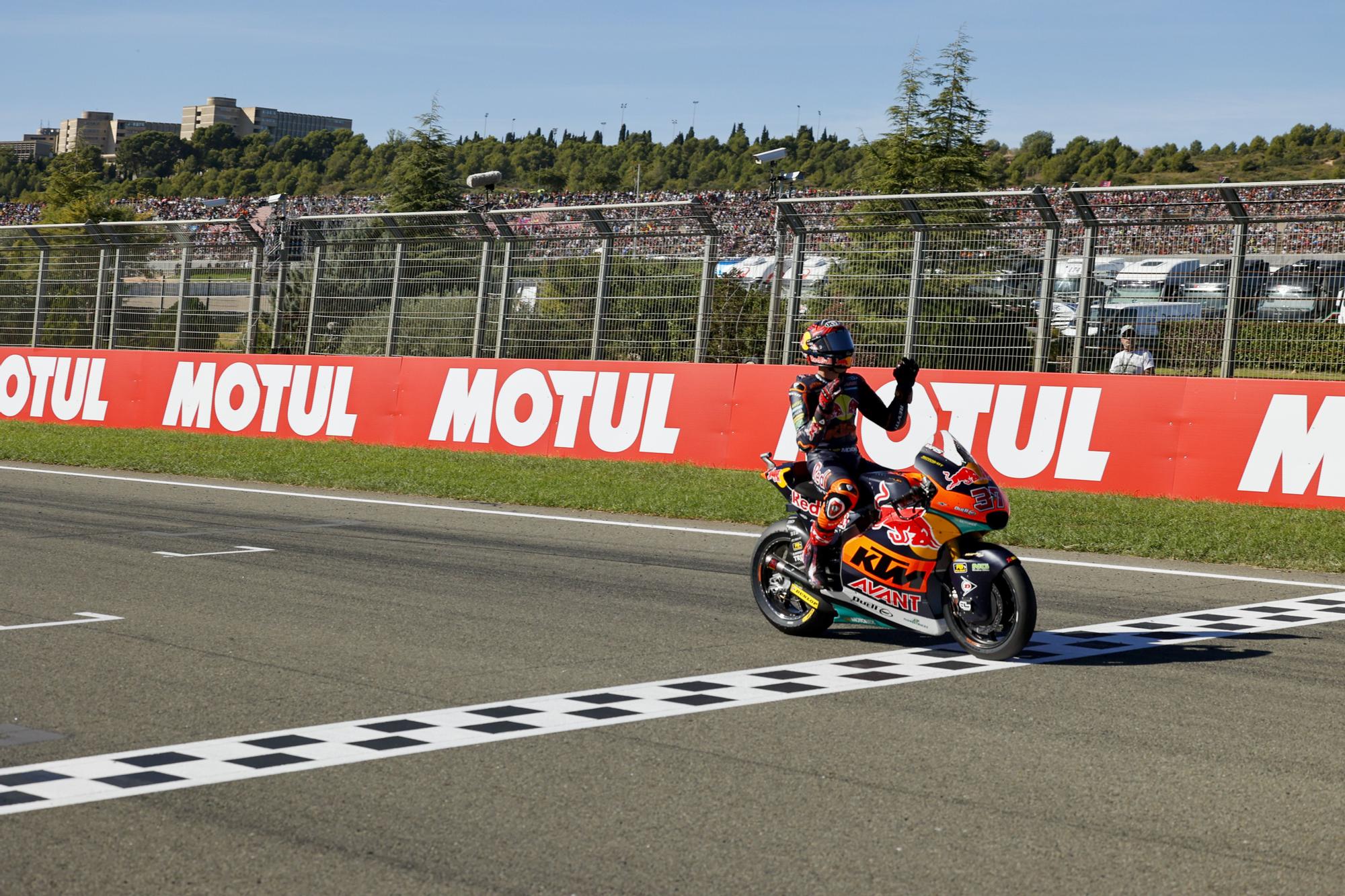 Augusto Fernández, campeón del mundo de Moto2