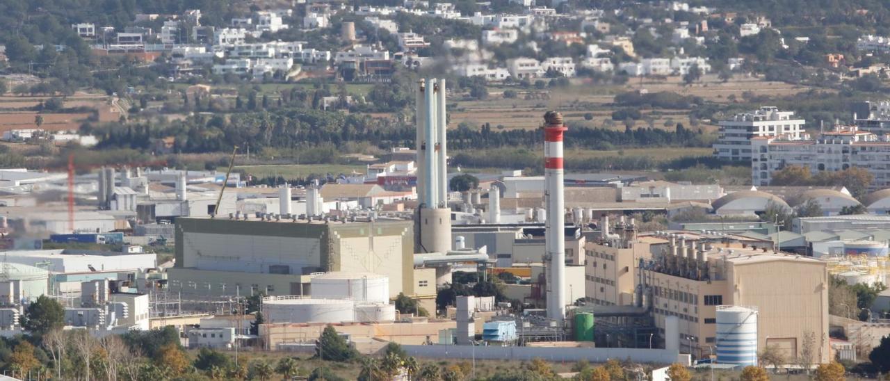 Las instalaciones de la central eléctrica de Endesa en la ciudad de Eivissa. | J. A. RIERA