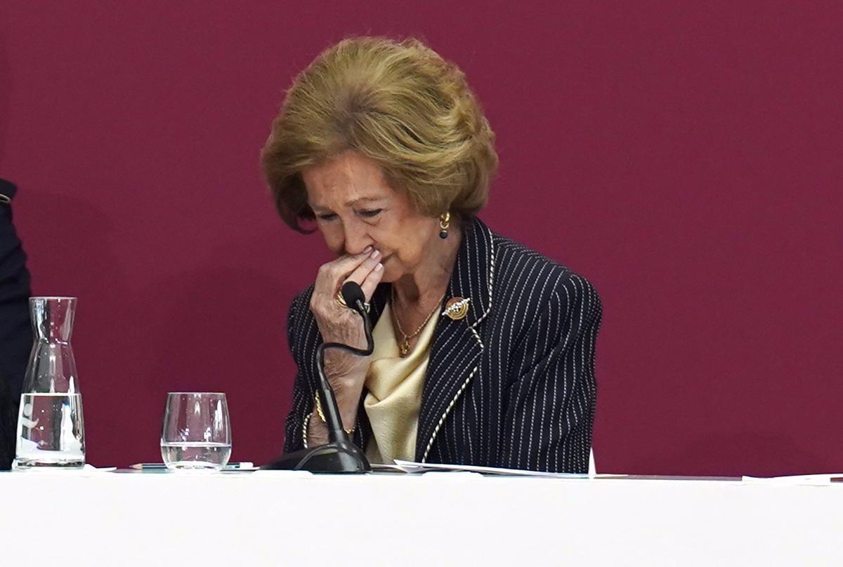 Doña Sofía llorando