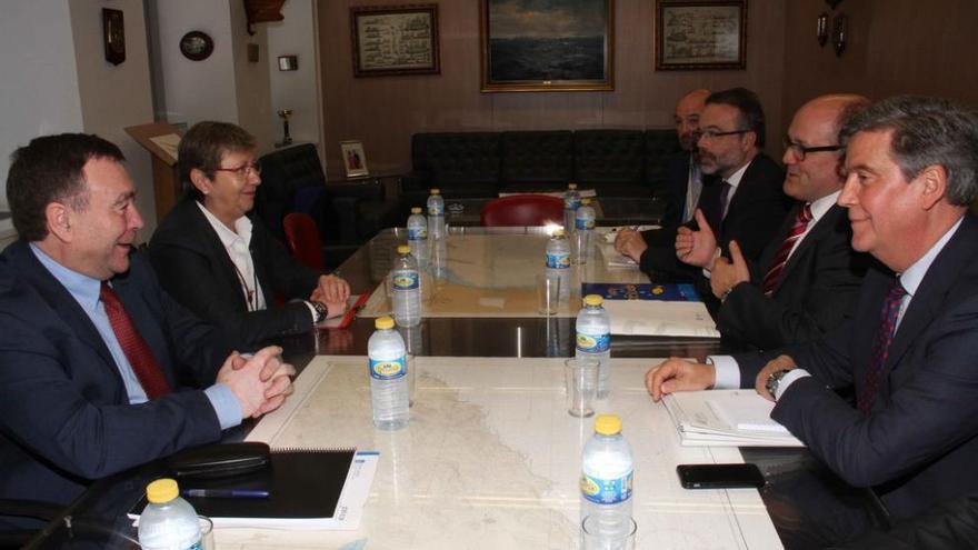 Representantes de la Xunta y el Ministerio de Agricultura durante la reunión de ayer en Madrid.