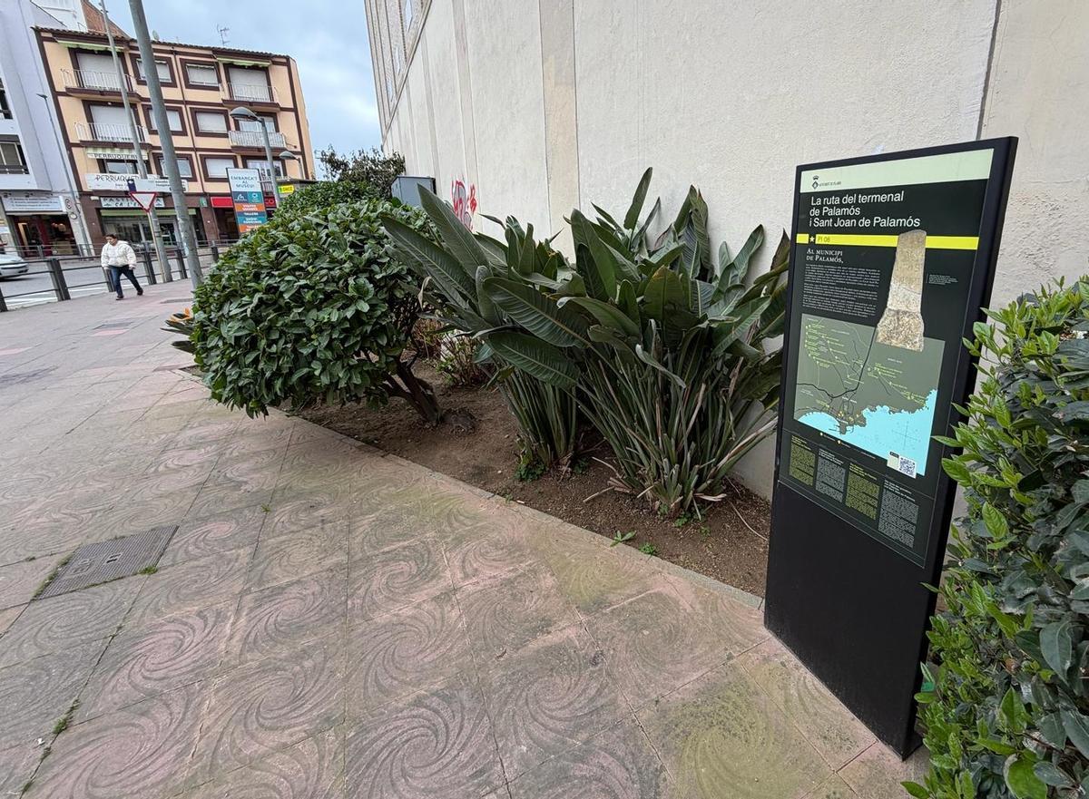 Un dels plafons en un dels punts de la ruta per conèixer els nuclis de Palamós i Sant Joan.
