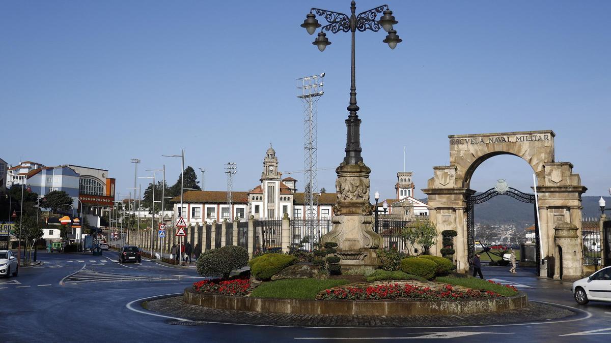 Entrada principal de la Escuela Naval Militar de Marín.