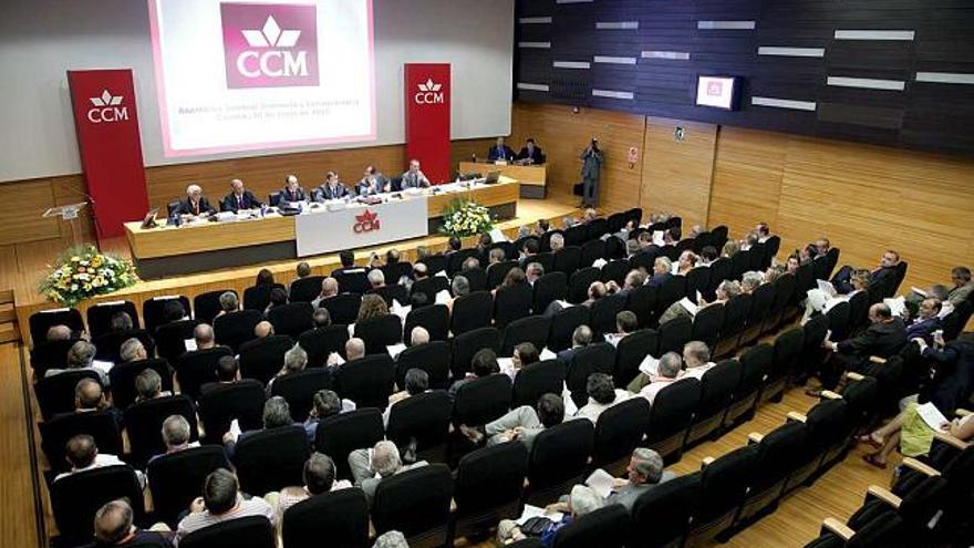 Un momento de la asamblea de Caja Castilla-La Mancha, celebrada ayer en Cuenca.