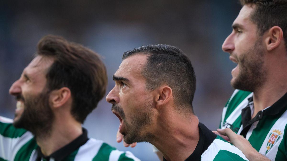 De las Cuevas celebra uno de sus goles en Jerez en la primera jornada de Liga.