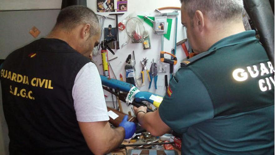 Dos nuevos detenidos por su vínculo con el taller de armas clandestino de Tomiño