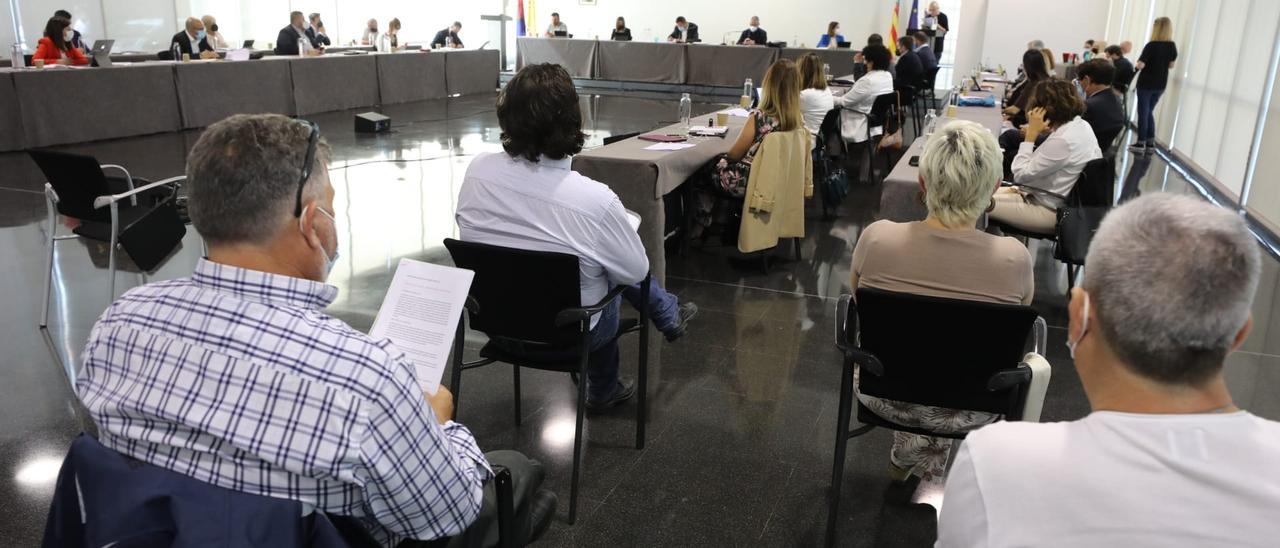 Un momento de la primera sesión sobre el debate del municipio de Elche