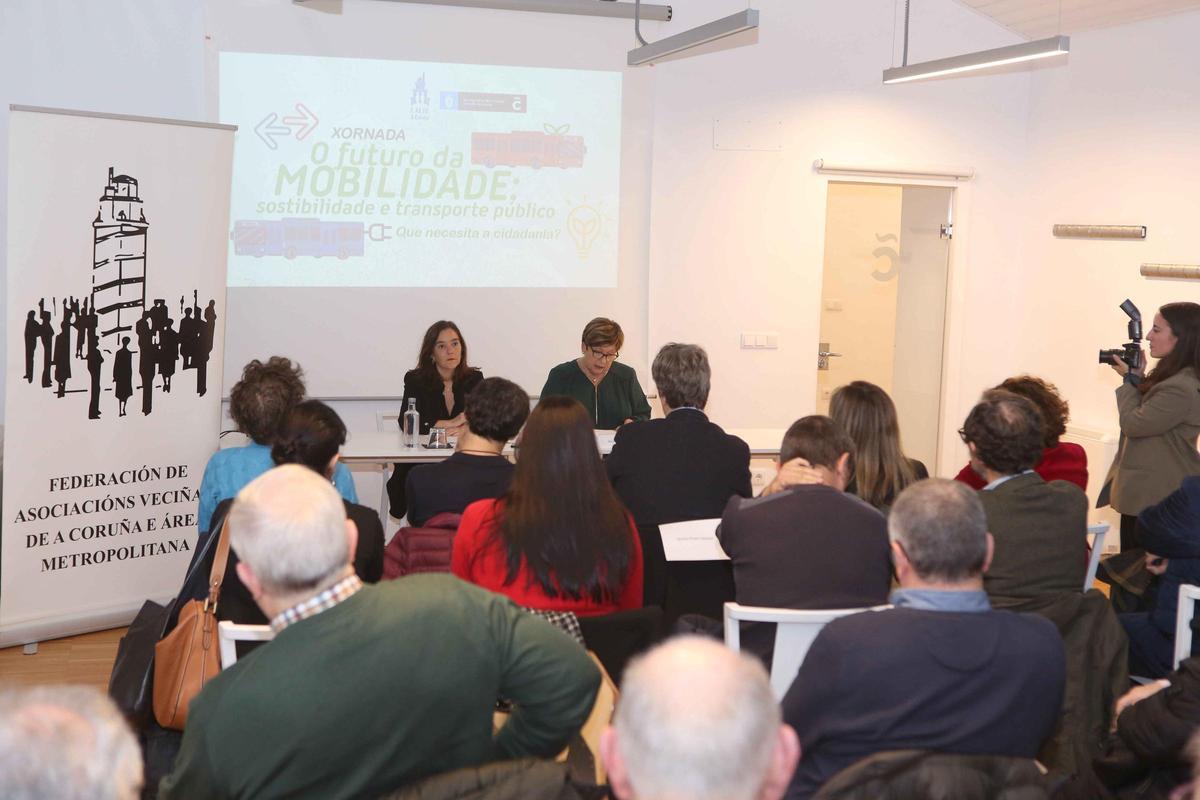 Jornada 'O futuro da mobilidade: sostenibilidade e transporte público' en A Coruña