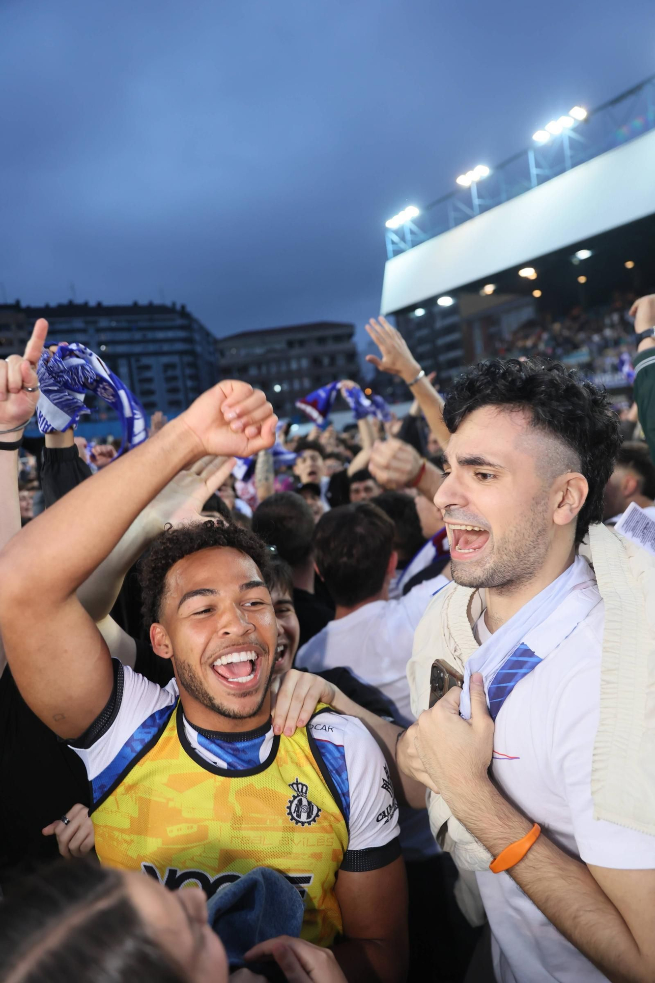EN IMÁGENES: La final por el ascenso entre Avilés y Rayo Majadahonda vivida en el Suárez Puerta