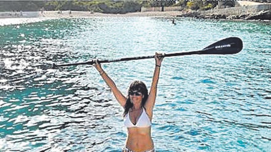 Vanesa Martín practica ‘paddle’ surf en Mallorca