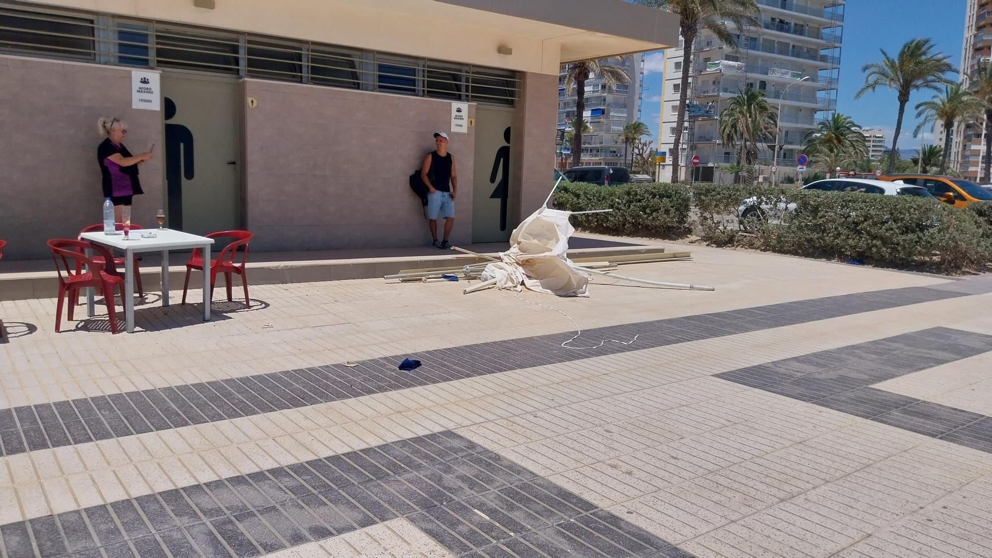 Así ha sido el tornado que sorprendió ayer a los bañistas en la playa de San Juan