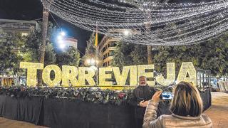 Torrevieja acelera contratos por valor de 800.000 euros para organizar las fiestas patronales y Navidad 2023