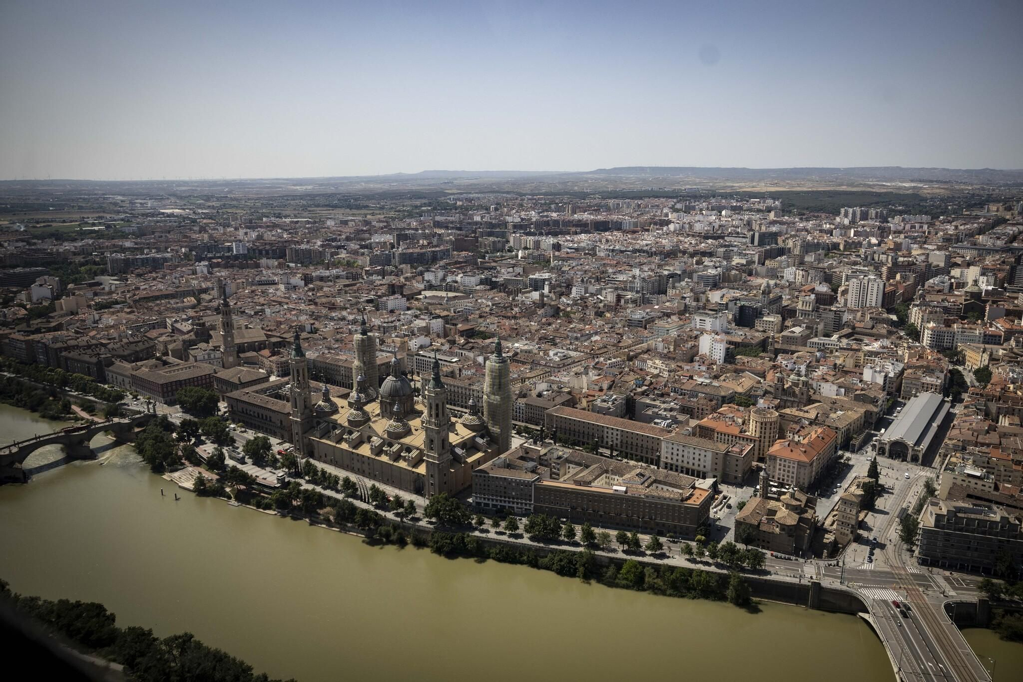 Así se ve Zaragoza desde el helicóptero de la Unidad Aérea de la Policía