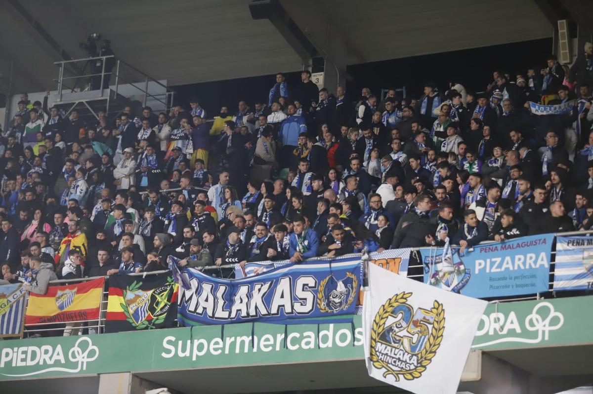 Córdoba CF-Málaga | Las imágenes de la afición en El Arcángel